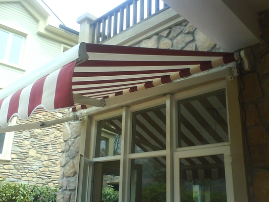Fully Open Sunshade Awning in Polyester mit angepassten Farben und Segelmaterial