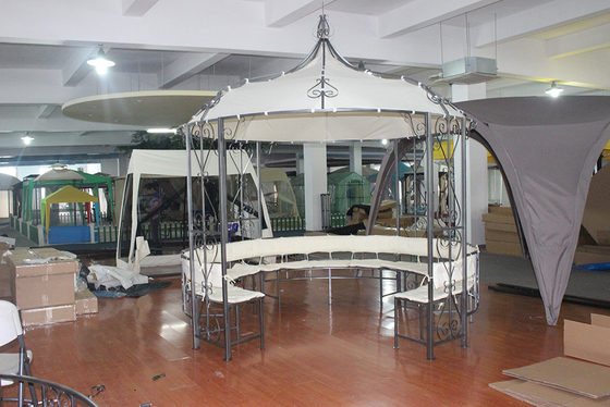 Stahlrahmen 3*2.9M Schrägwerk Muster Spitze Gazebo für Garten Hochenergie anpassbar