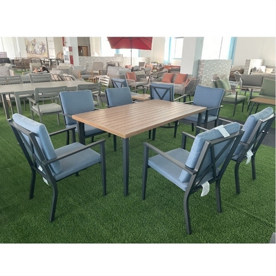Anpassungsfähige Farbe Außengartenmöbel Aluminium Rattan Sofa Set für Luxus-Tisch