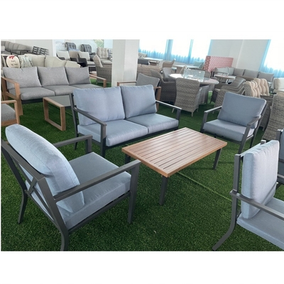 Anpassungsfähige Farbe Außengartenmöbel Aluminium Rattan Sofa Set für Luxus-Tisch